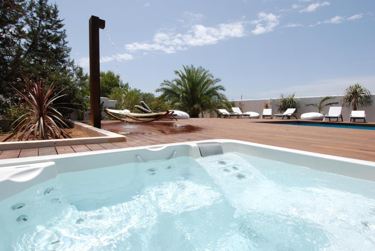 La Hacienda Aparthotel Sant Ferran de Ses Roques Luaran gambar