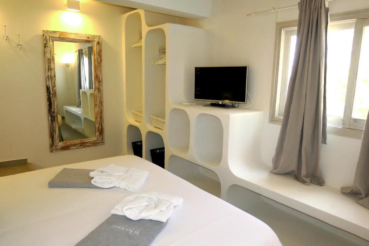 La Hacienda Aparthotel Sant Ferran de Ses Roques Luaran gambar